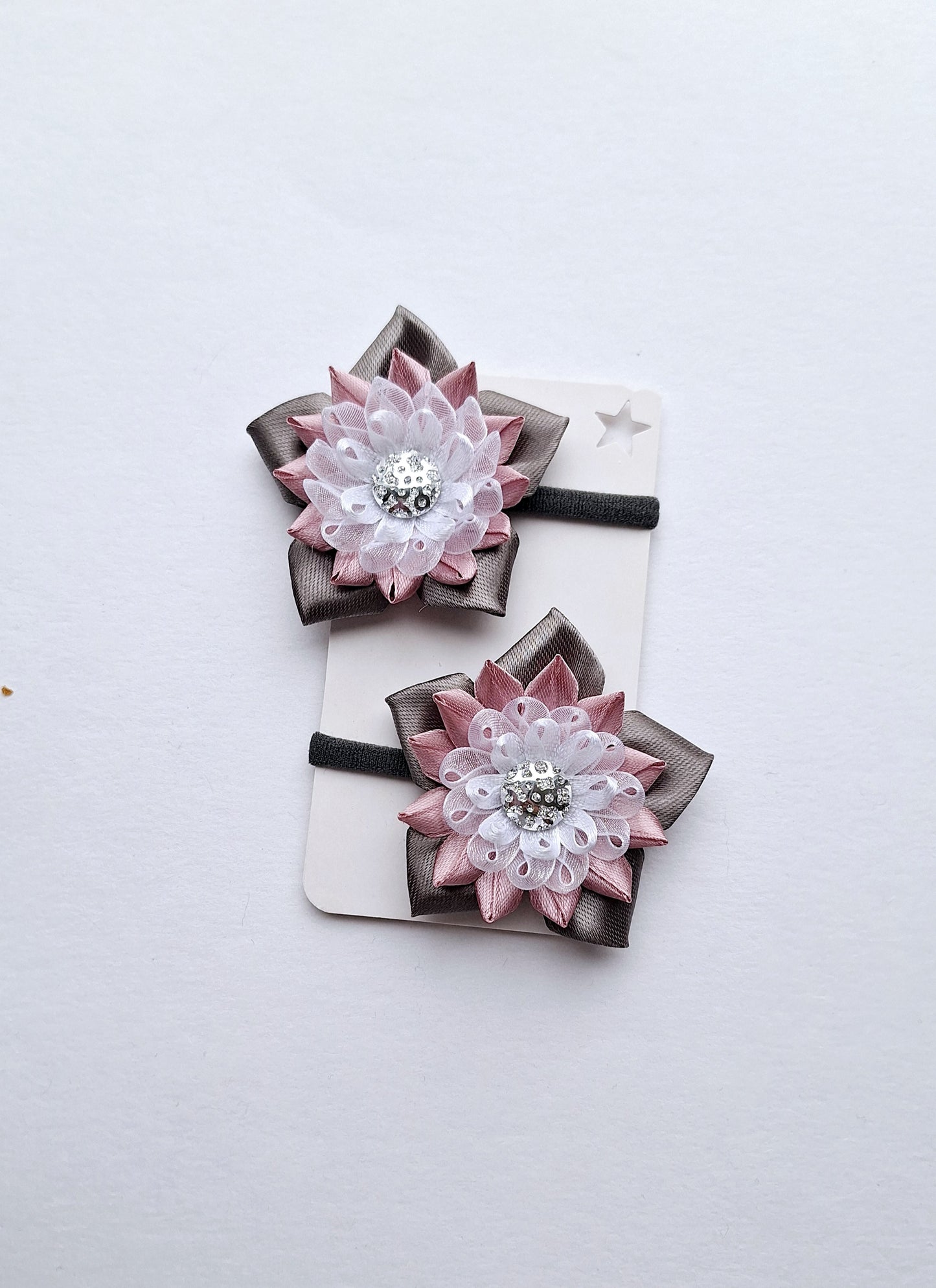 Gumytės į plaukus.