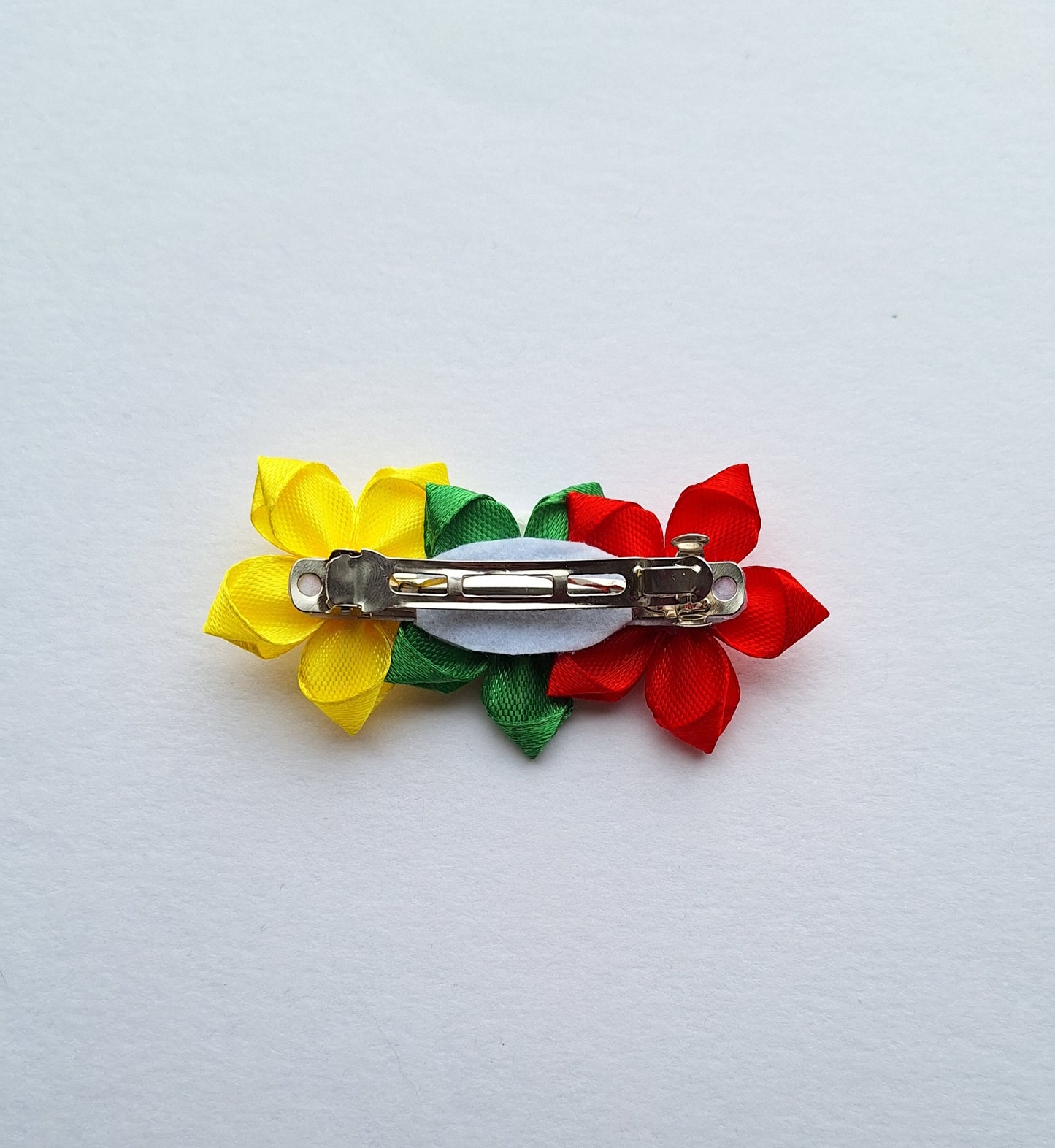 Sagė į plaukus  -  trispalvė.