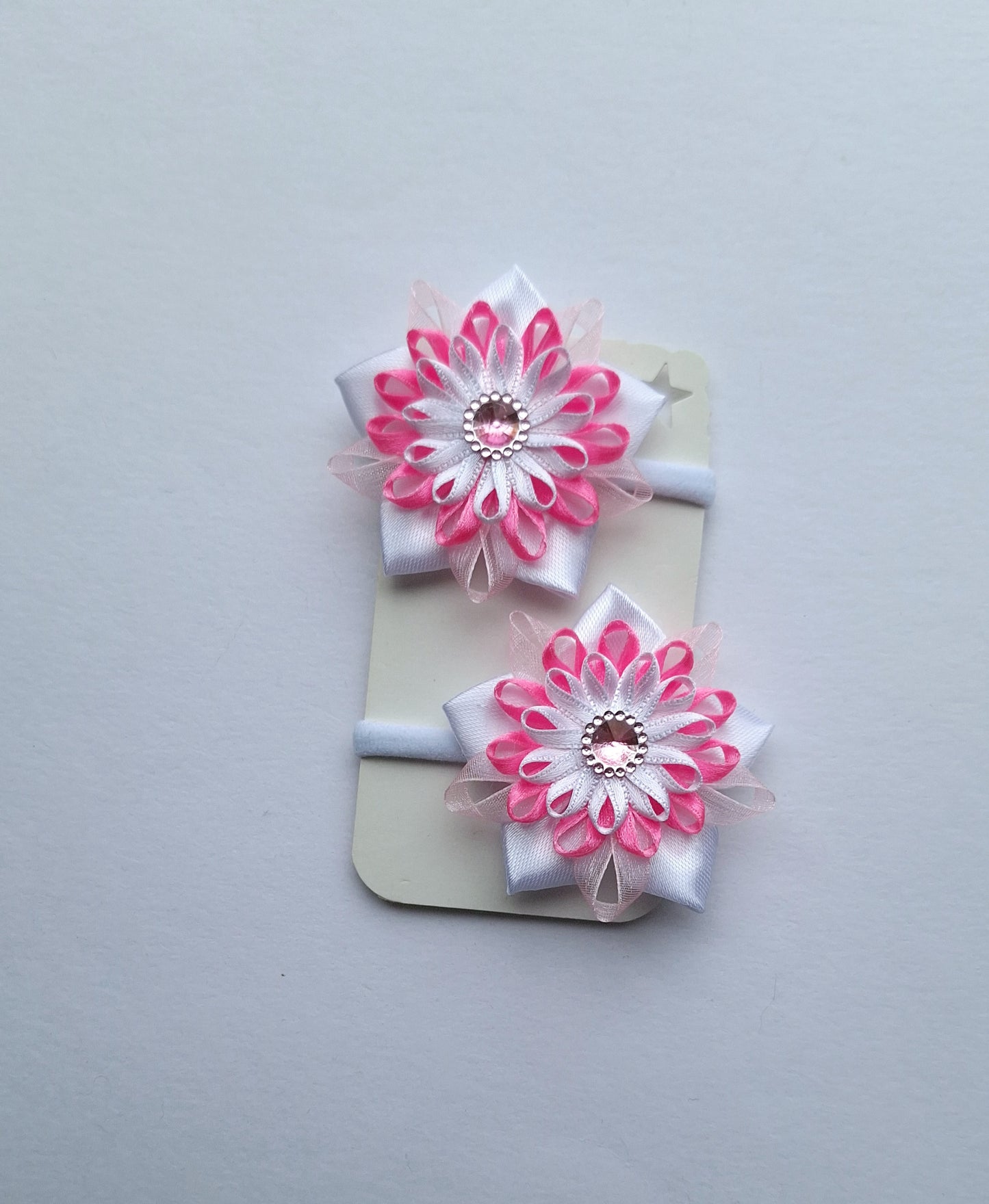 Gumytės į plaukus.