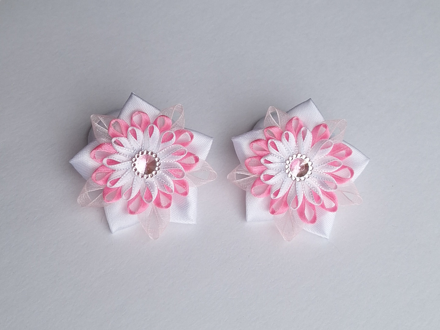 Gumytės į plaukus.