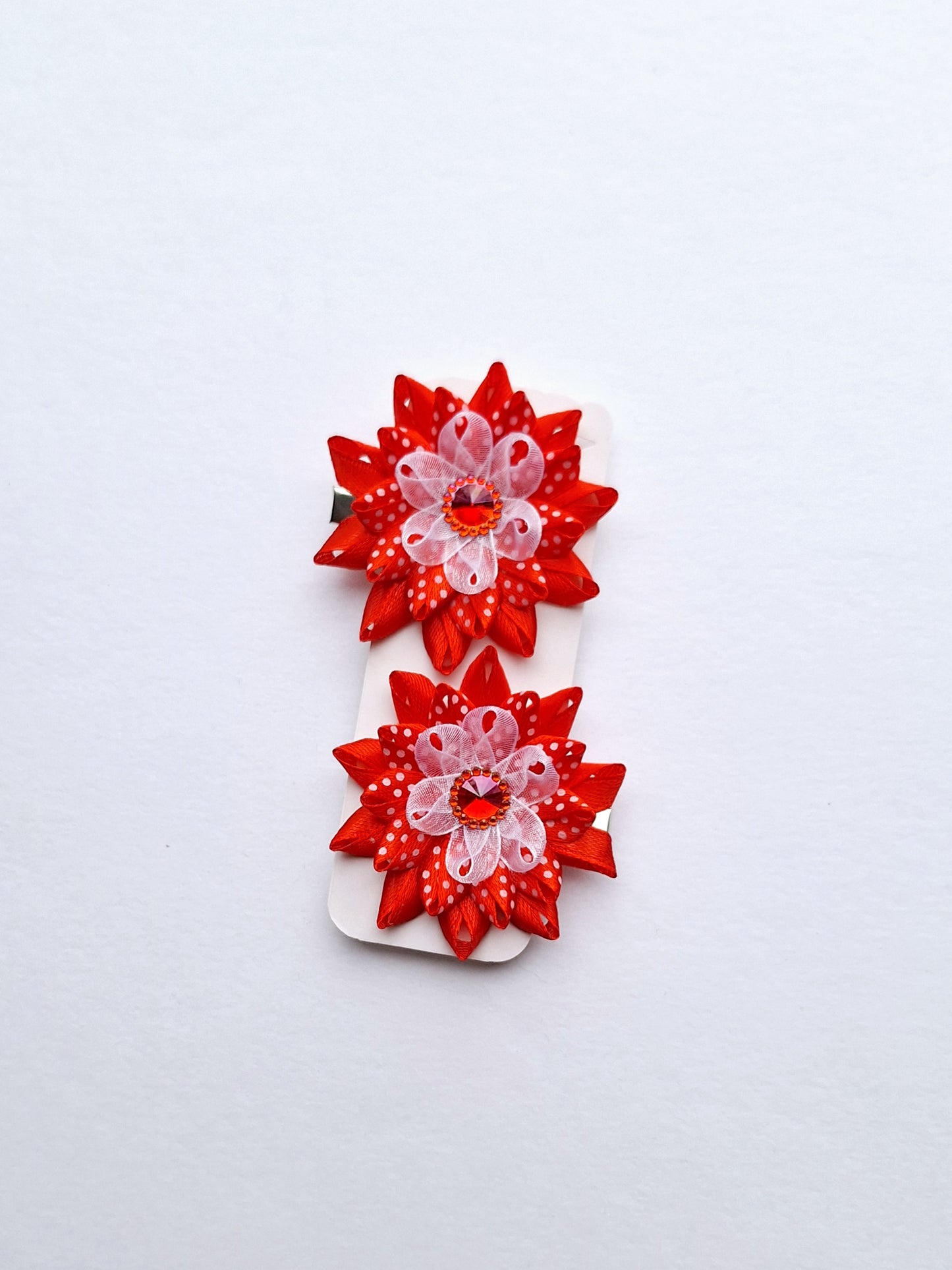 Sagučiai į plaukus.