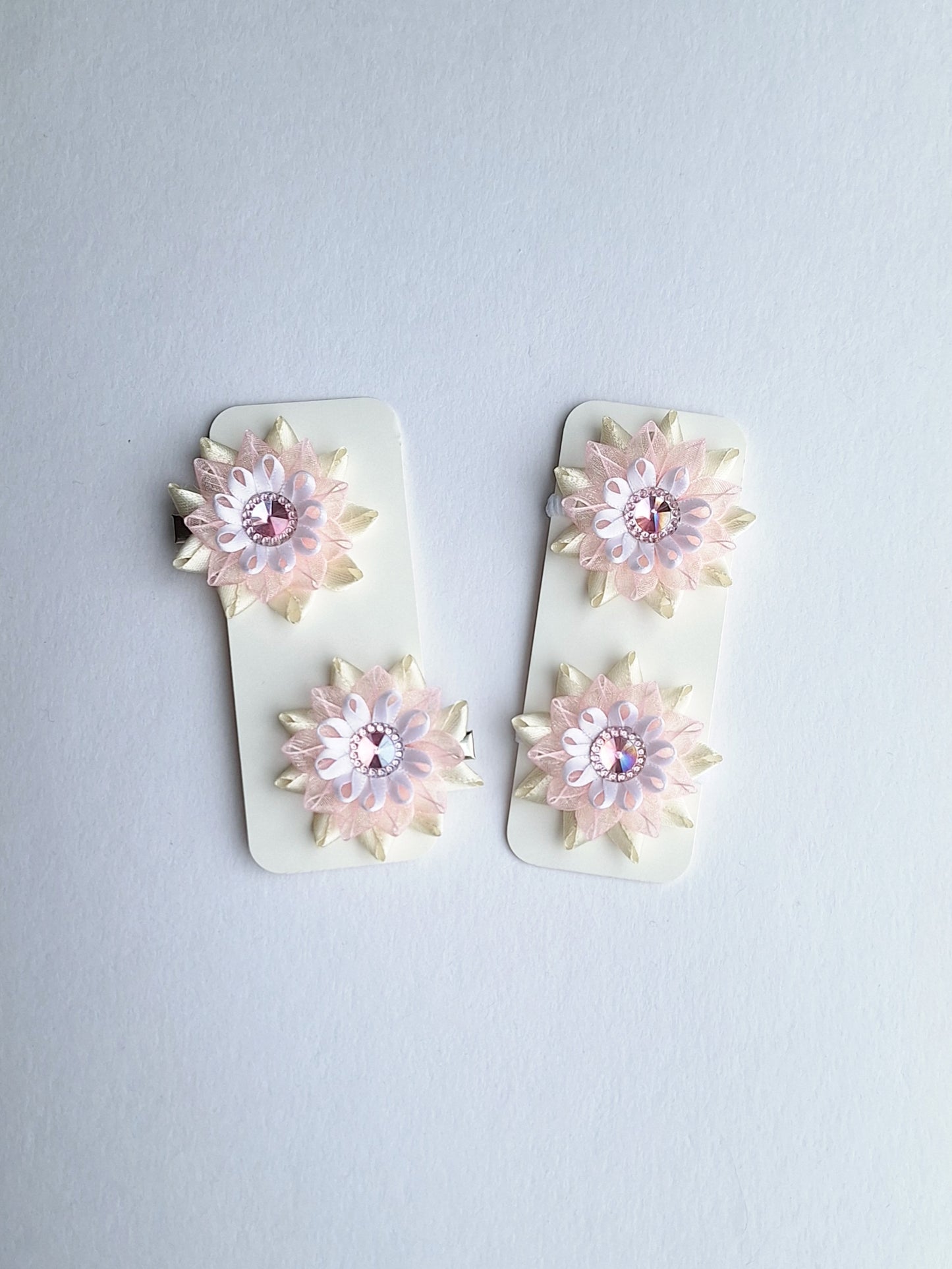 Komplektukas.  Sagučiai ir gumytės į plaukus.