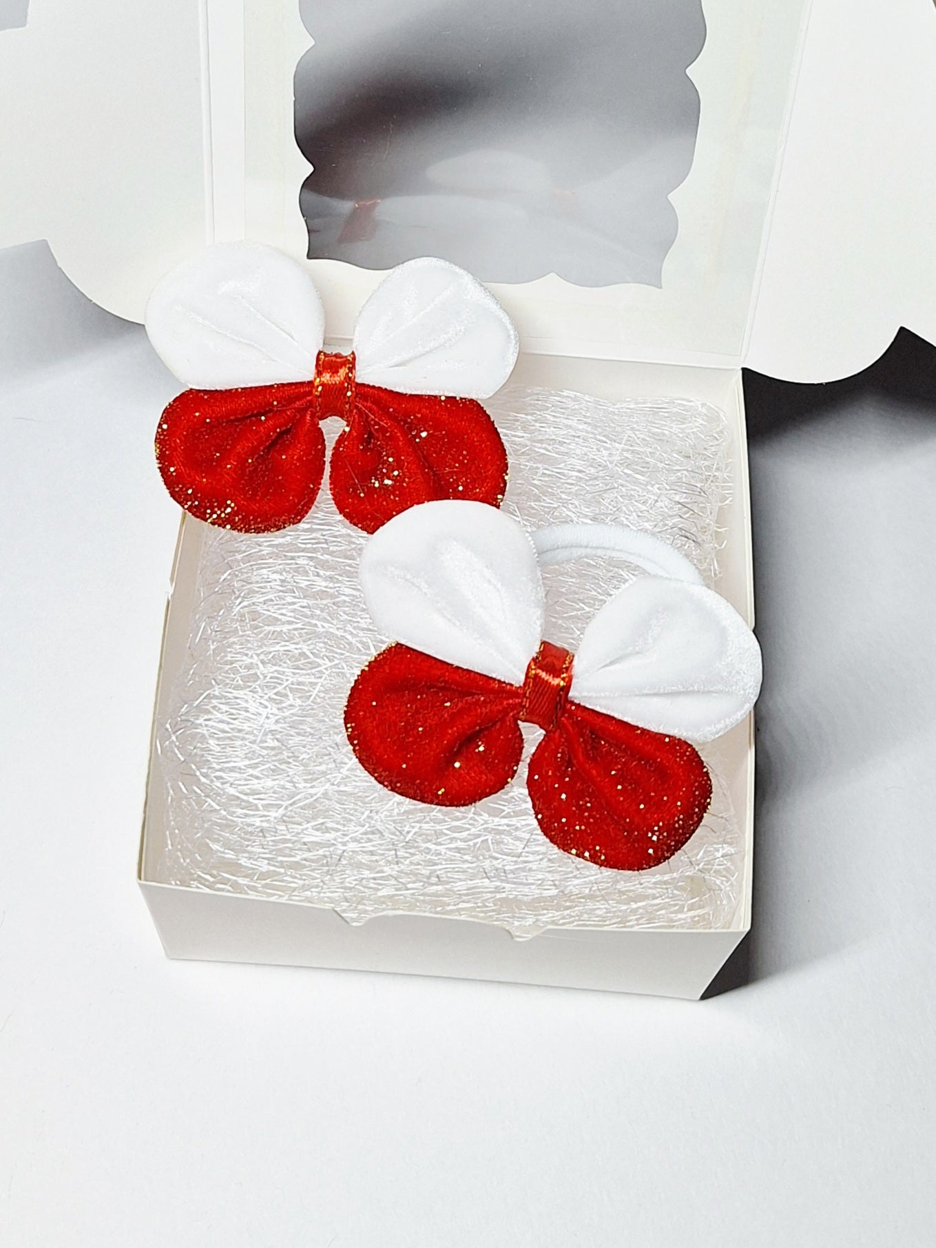 Gumytės į plaukus.